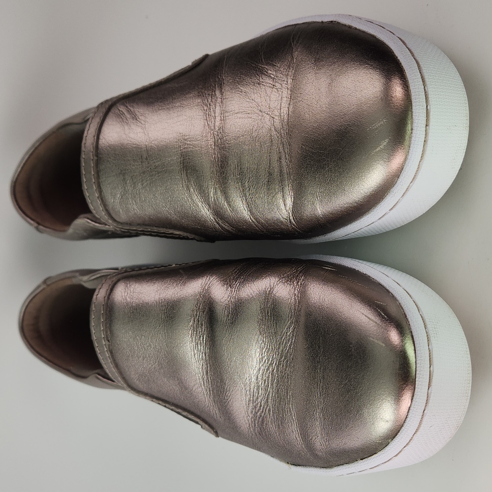 CLARKS GOLD Womens Pennies Size 9.5 GUC